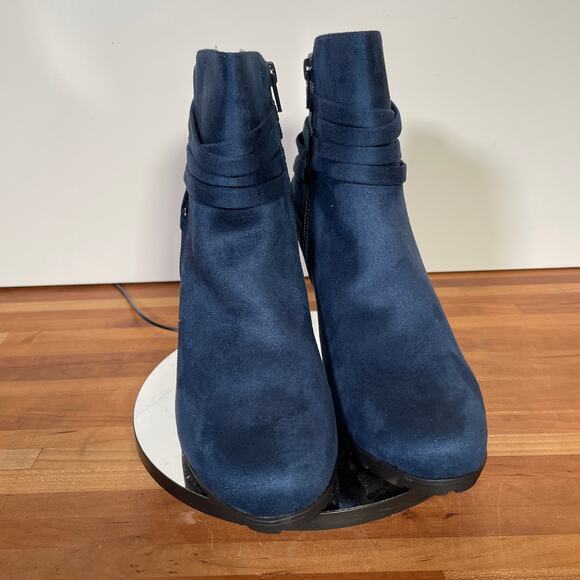 White Mountain Women's Spade Heeled Booties navy 8.5W - Picture 2 of 12